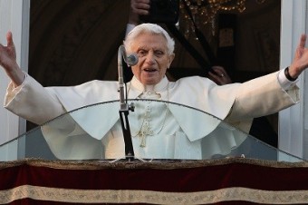 Emeritný pápež Benedikt XVI. odišiel pred horúčavami do Castel Gandolfa