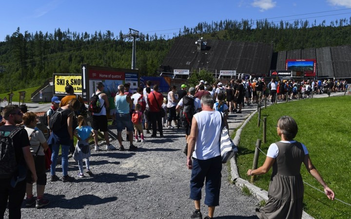 Návštevnosť horských stredísk vo Vysokých Tatrách má kolísavý charakter 