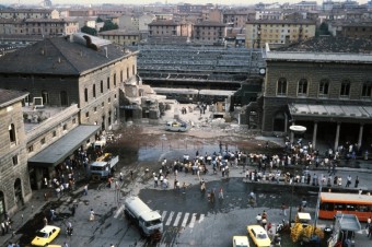 Taliani si pripomínajú dve tragédie, ktoré stále sprevádzajú mnohé nejasnosti