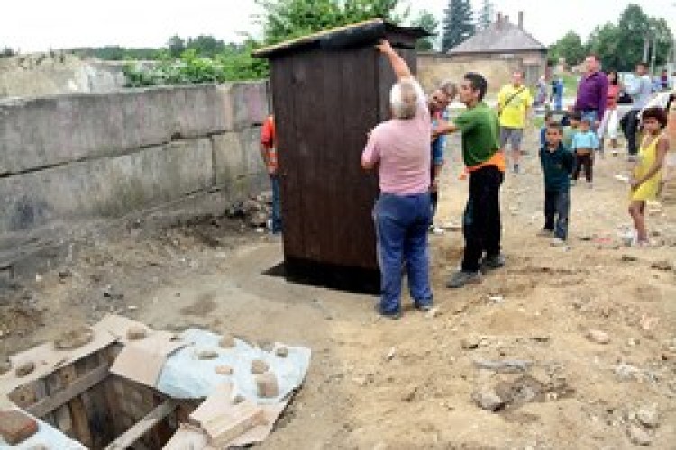 Latríny v Ide