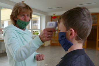 Stredná odborná škola v Handlovej prešla do červenej fázy