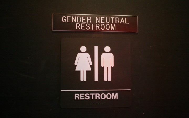 V USA sa sporia o šatne a toalety. Nie všade má transgender zelenú
