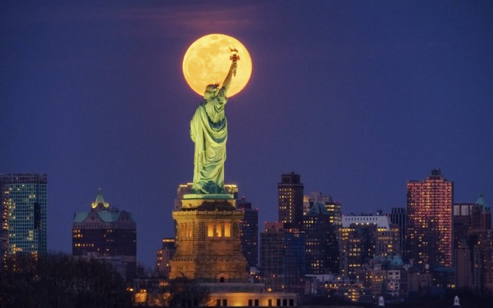 Prečo je Amerika pre nás napriek všetkému ešte stále svetlom