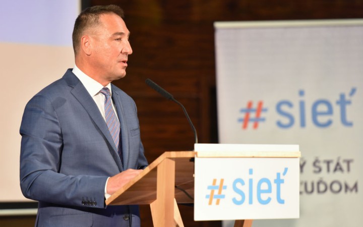 Novým predsedom Siete sa stal minister dopravy Roman Brecely