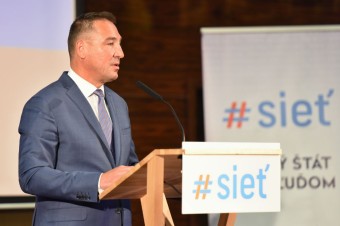 Novým predsedom Siete sa stal minister dopravy Roman Brecely