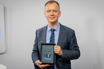 Za Matoviča sa rieši veľká korupcia, no papalášske maniere prežívajú
