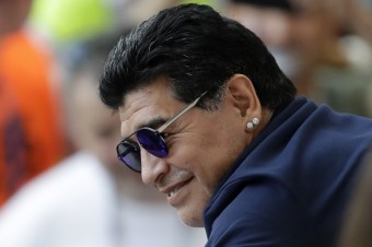 Vo veku 60 rokov zomrel legendárny futbalista Diego Maradona