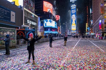 V New Yorku vítalo Nový rok prázdne Times Square