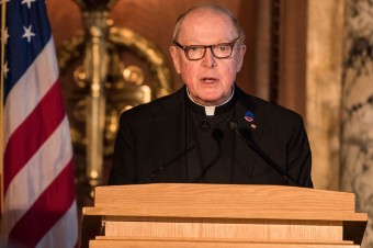 Na Bidenovej prezidentskej inaugurácii prednesie príhovor 87-ročný jezuita
