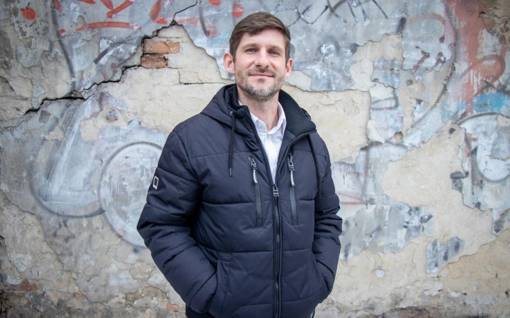 Veriaci muži idú pri hľadaní partnerky často do extrémov