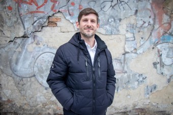 Veriaci muži idú pri hľadaní partnerky často do extrémov