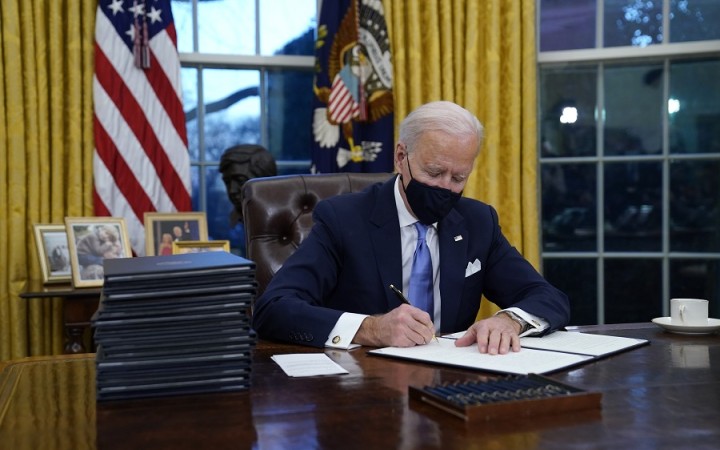Biden menil busty v Oválnej pracovni, odstránil aj Churchilla