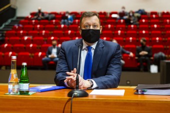 Lipšic odpovedal aj na prípad autonehody, ktorú zapríčinil