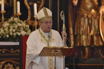 Arcibiskup Orosch vyzval k obnoveniu verejných bohoslužieb