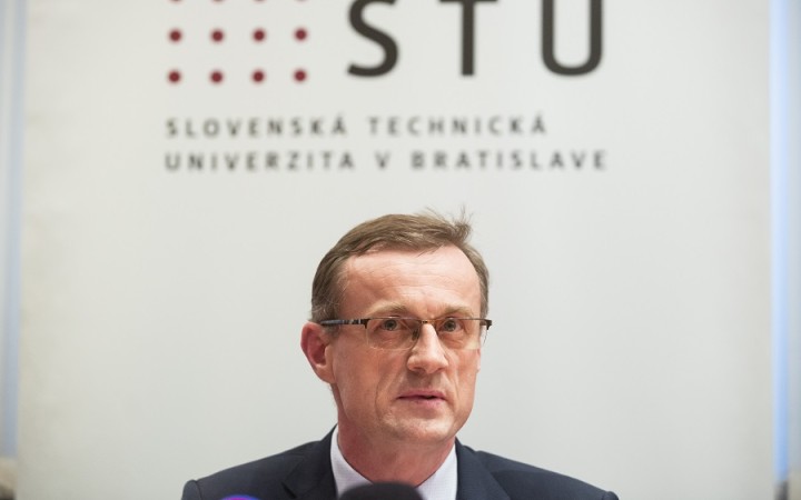 Prezidentka Čaputová odvolá rektora STU Miroslava Fikara
