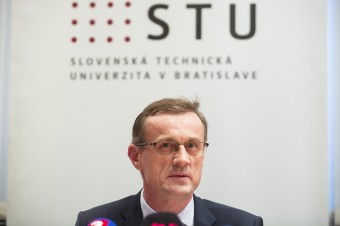 Prezidentka Čaputová odvolá rektora STU Miroslava Fikara