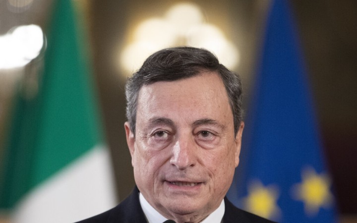 V Taliansku sa dejú divy, novému premiérovi tlieska aj Matteo Salvini