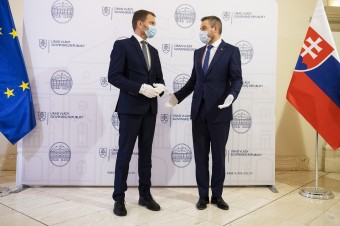 Sledujeme úplný rozpad dôveryhodnosti politiky?