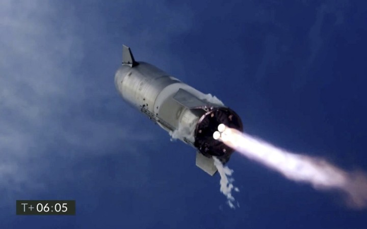 Vesmírna loď Starship úspešne pristála, no po pristátí explodovala