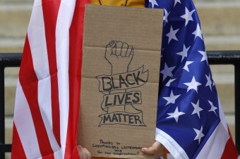 Muž, ktorý zbieral peniaze v mene Black Lives Matter, čelí obvineniu