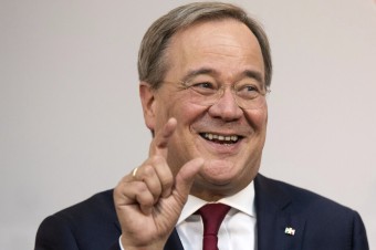 CDU stojí nad priepasťou a už chýba len málo, aby do nej skočila aj s Laschetom
