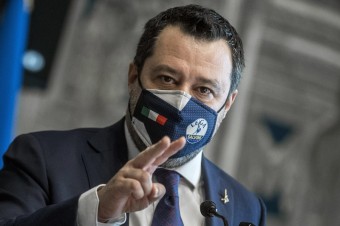Mattea Salviniho čaká súd pre blokovanie lode so zachránenými migrantmi