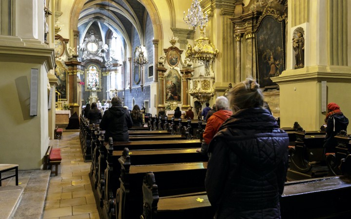 Biskupi sú vďační Bohu za obnovenie verejných bohoslužieb