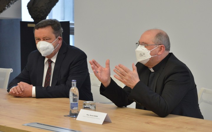 Novelu v aktuálnej podobe odmieta aj Katolícka univerzita