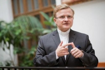 Dve teologické fakulty majú staronových dekanov