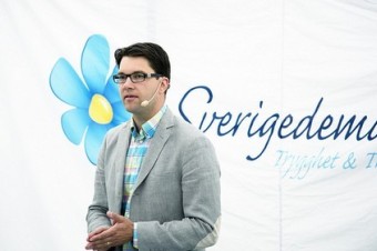 Vo Švédsku rastú populisti. Ako jediní dávajú v téme migrantov alternatívu
