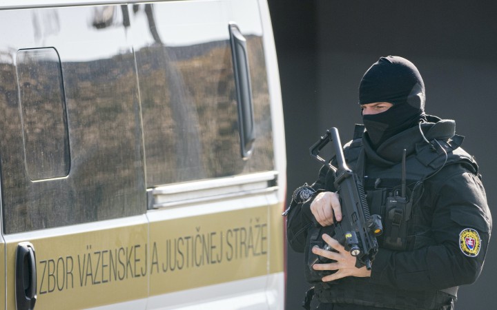 V redakcii Charlie Hebdo mohli útočníci zabíjať aj zbraňami zo Slovenska