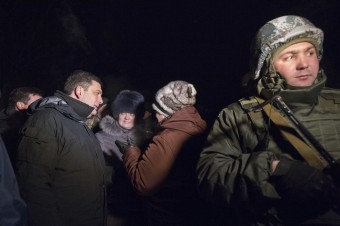 Kyjev politikárči, povstalci znárodňujú, radikáli blokujú a Ukrajina upadá