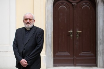 Hovorí, že keď prišiel ako bratislavský chlapec na svoju prvú faru „na Rusnaky“,