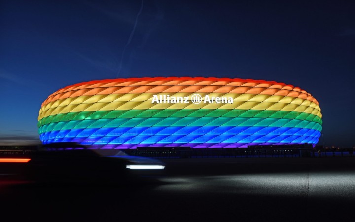 UEFA rozhodla, že Allianz aréna nebude dúhovo nasvietená