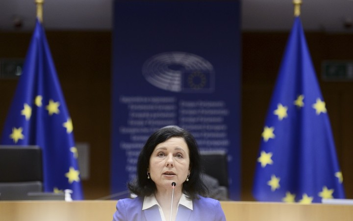 Jourová: Bolo by lepšie, keby maďarský homofóbny zákon nevstúpil do platnosti
