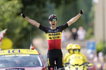 V 11. etape triumfoval belgický cyklista Wout van Aert z tímu Jumbo-Visma