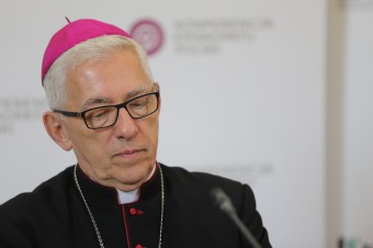 Ďalší poľský biskup ustupuje do úzadia, arcibiskup Katovíc požiadal o koadjútora