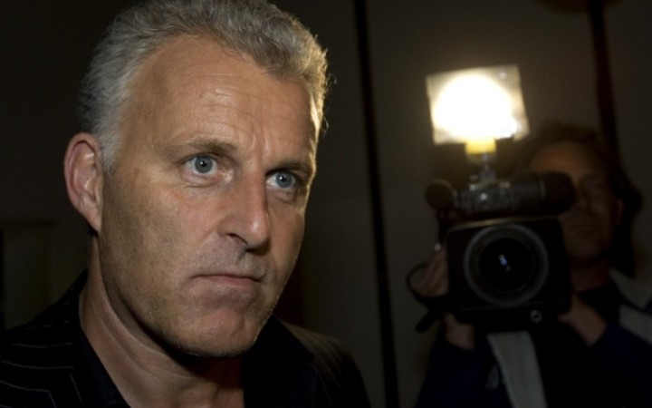 Holandský novinár Peter R. de Vries podľahol zraneniam