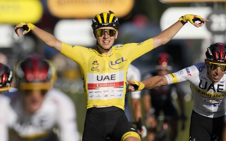 Poslednú etapu ovládol Wout van Aert, titul obhájil Tadej Pogačar