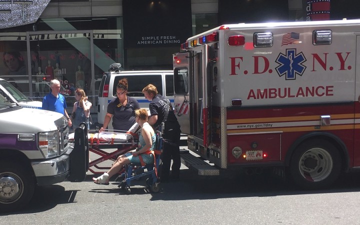 Auto vrazilo do ľudí na Times Square. Jeden mŕtvy, 20 zranených