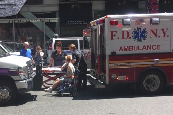 Auto vrazilo do ľudí na Times Square. Jeden mŕtvy, 20 zranených