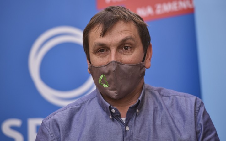 Juraj Hipš sa vzdal funkcie predsedu Spolu, chce sa spojiť s progresívcami