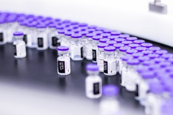 Vakcíny Pfizer a Moderna majú 66-percentnú účinnosť proti delte