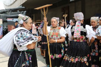 Slovenský deň kroja uvíta okolo 500 účinkujúcich folkloristov