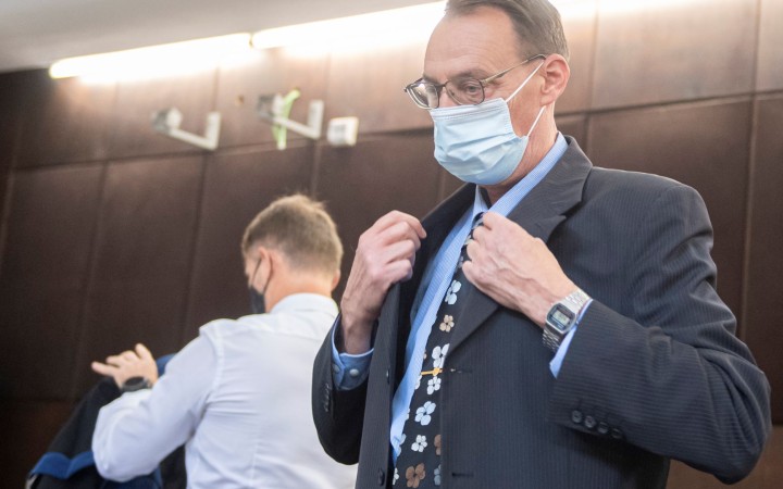 Trnka tvrdí, že je nevinný. Haščák vypovedá, že ho Trnka nahrávkou nevydieral