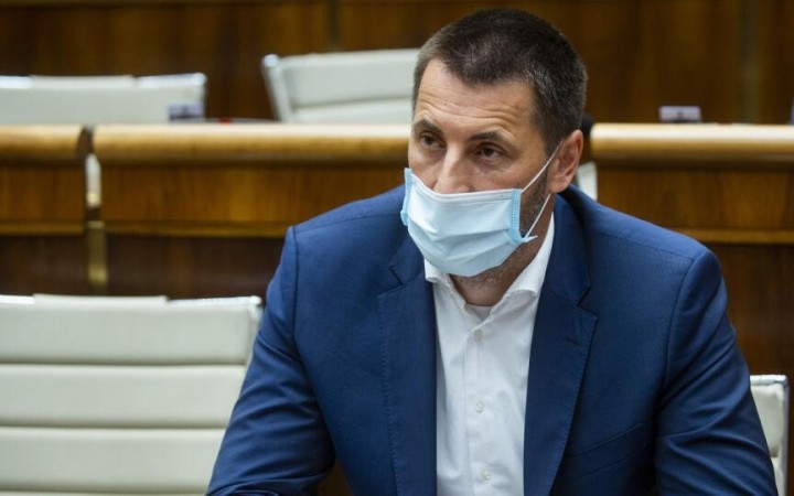 Poslanec SaS Marián Viskupič sa nezaočkoval. Je zmierený s nálepkou dezoláta