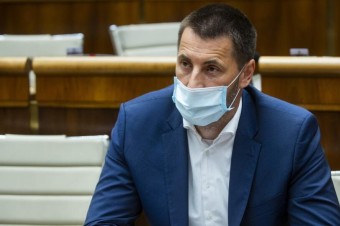 Poslanec SaS Marián Viskupič sa nezaočkoval. Je zmierený s nálepkou dezoláta