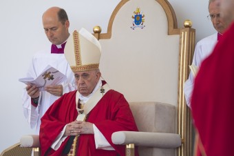 Kríž nám zjavil krásu Božej lásky. Bez neho je kresťanstvo svetské a neplodné