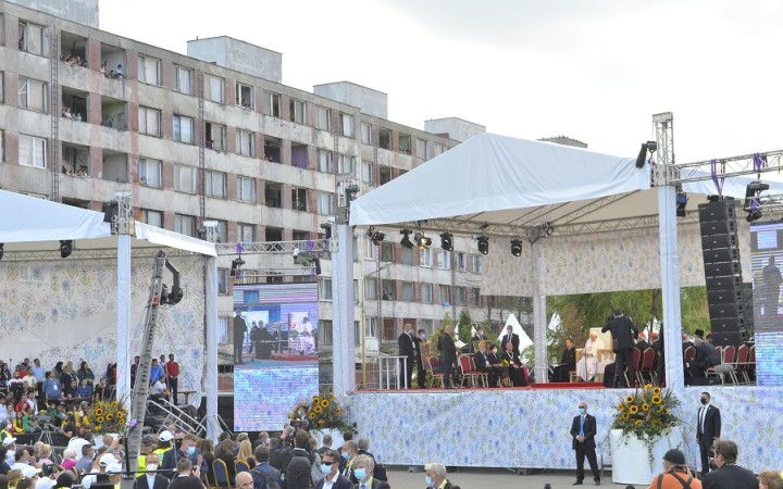 Svätý Otec na Luníku IX poukázal na to, že Rómovia boli často predmetom predsudk