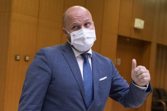 Minister obrany nie je spokojný s preočkovanosťou v Ozbrojených silách